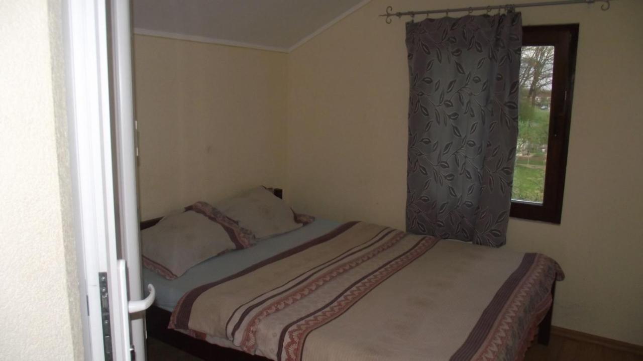 Pansion Laktasi Hostel Kültér fotó