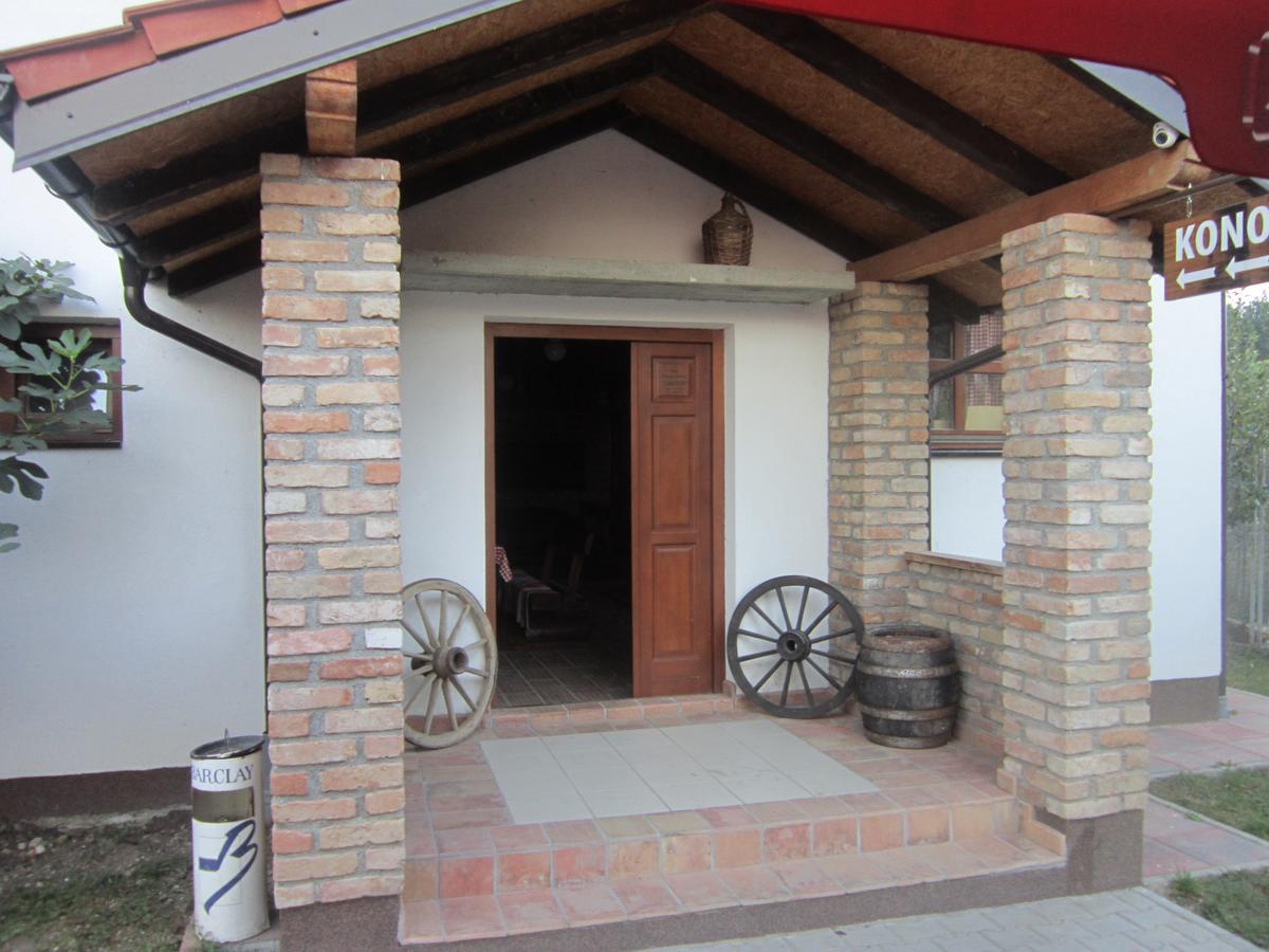 Pansion Laktasi Hostel Kültér fotó