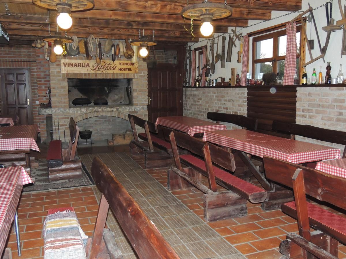 Pansion Laktasi Hostel Kültér fotó