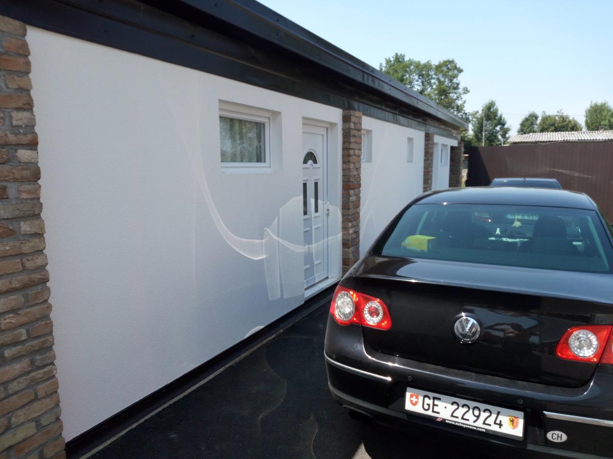 Pansion Laktasi Hostel Kültér fotó