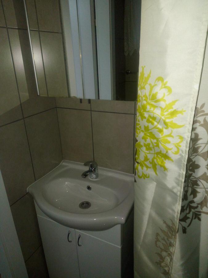Pansion Laktasi Hostel Kültér fotó