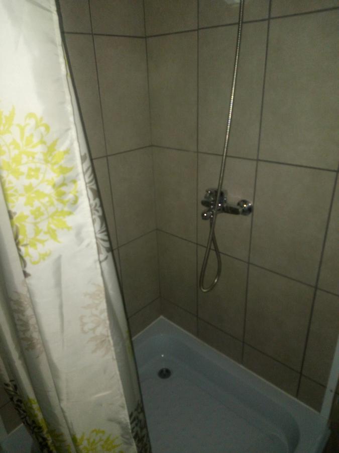 Pansion Laktasi Hostel Kültér fotó