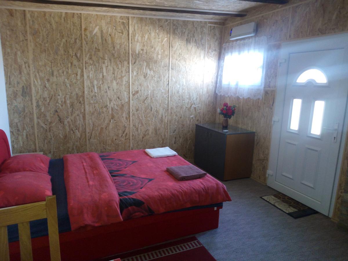 Pansion Laktasi Hostel Kültér fotó
