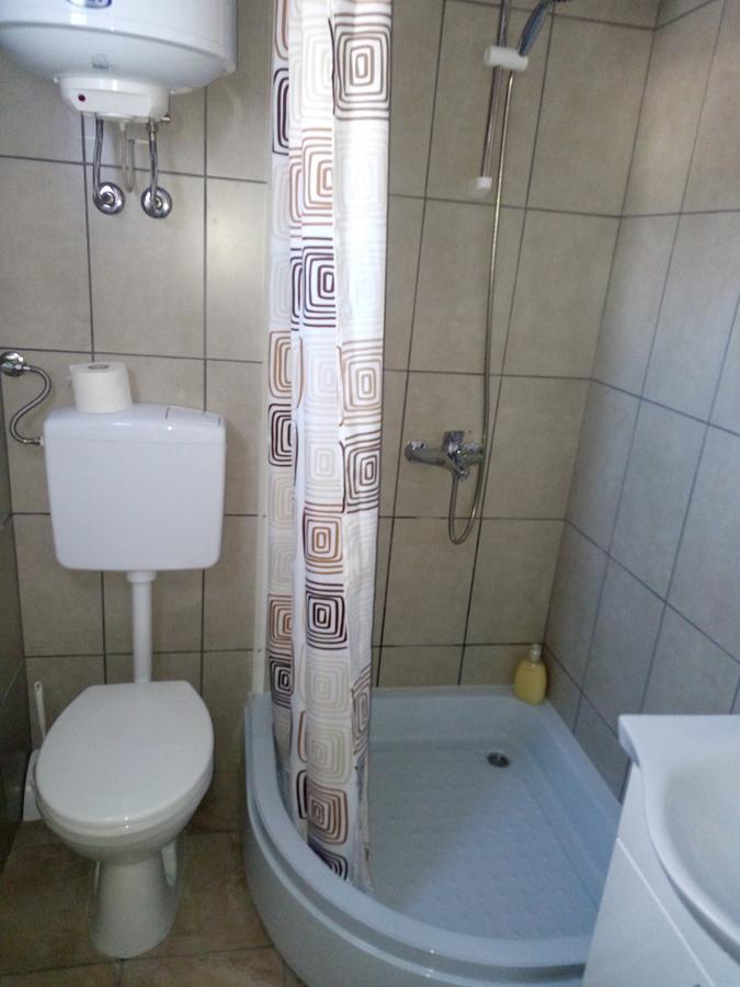 Pansion Laktasi Hostel Kültér fotó
