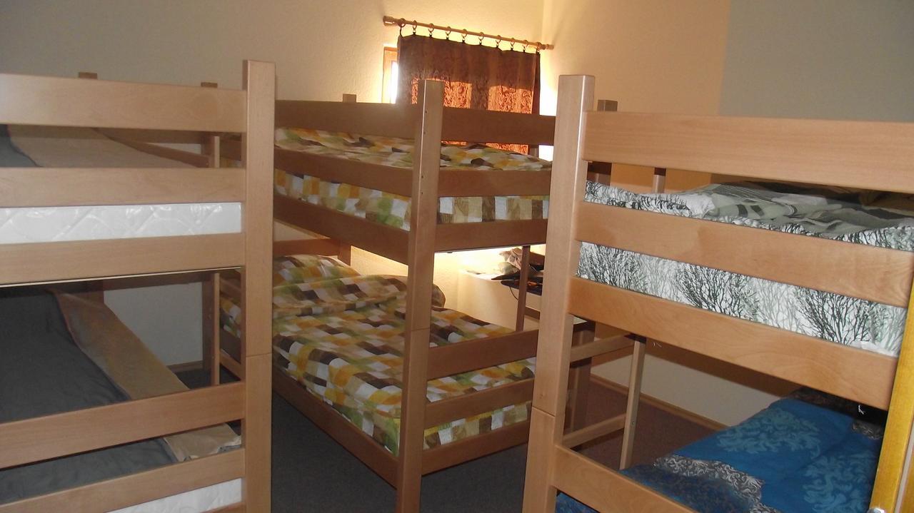 Pansion Laktasi Hostel Kültér fotó